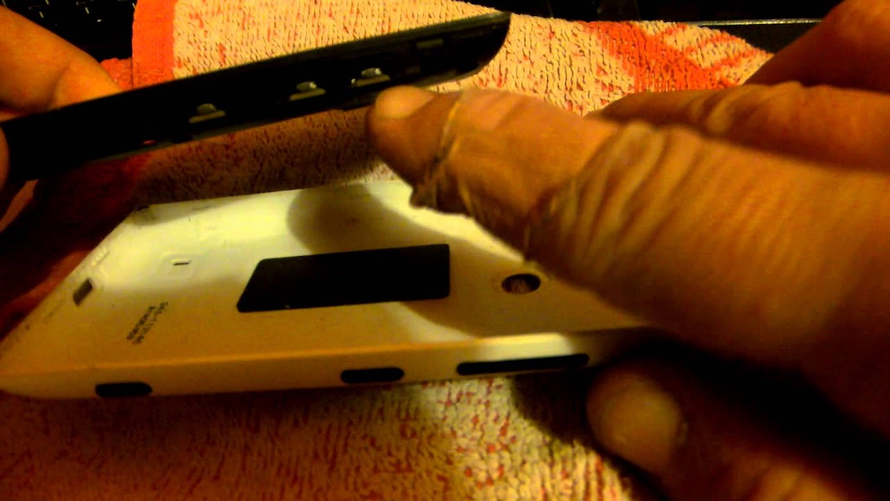 Nokia Lumia 520 zdejmowanie tylu obudowy - YouTube