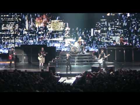 GREEN DAY IN HOUSTON,"JESUS OF SUBURBIA" LIVE