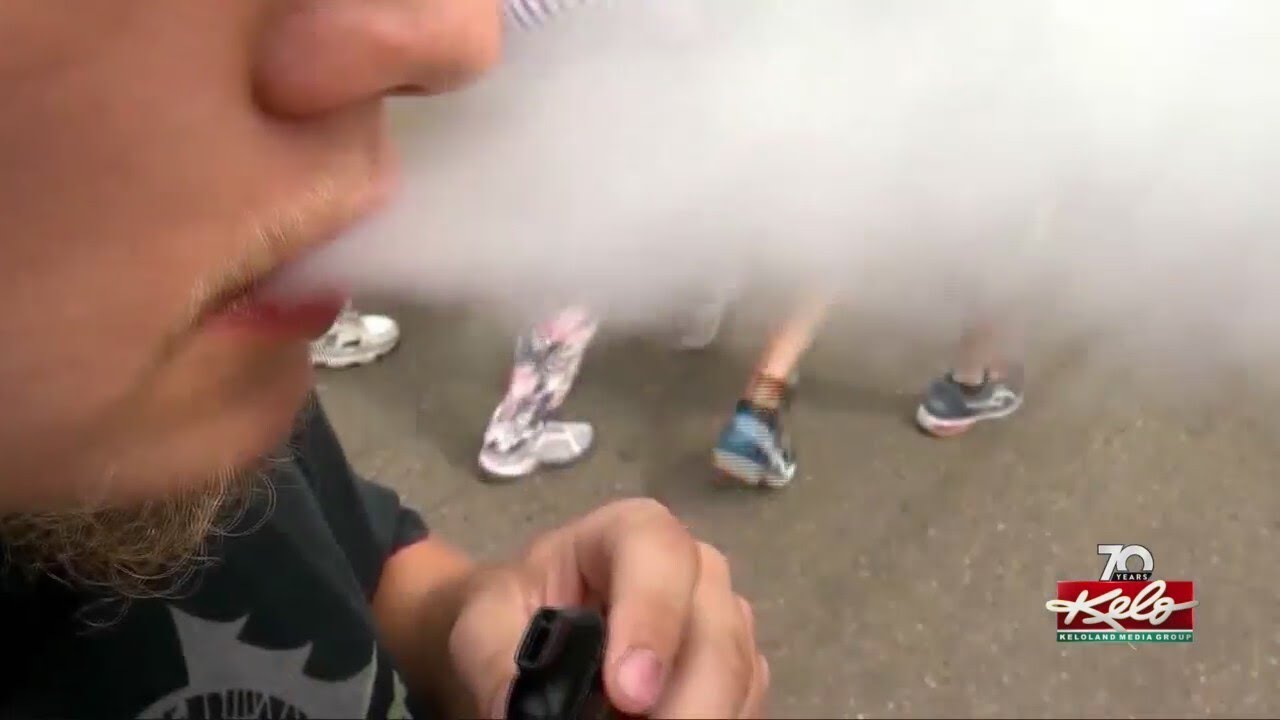 Roosevelt takes new approach to end students vaping - YouTube