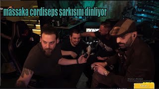 Elrean - Massaka Cordi̇seps İn Yaptiği Şarkiyi Di̇nli̇yor