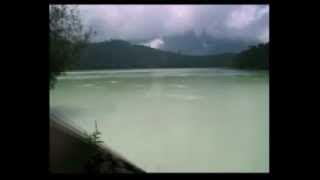 Cerita Lama - Tika Bisono