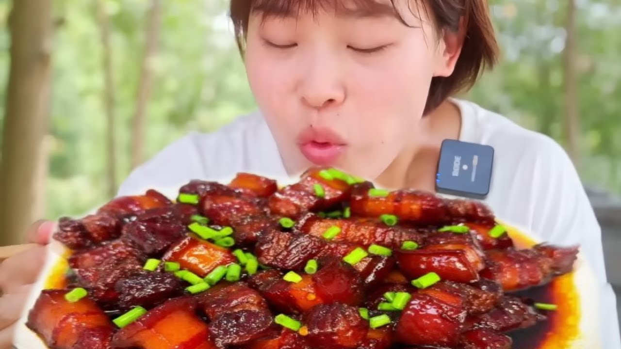 香到流口水的红烧肉盛宴！肥而不腻入口即化，大口干饭吃到撑，这才叫巴适！#美食 #红烧肉