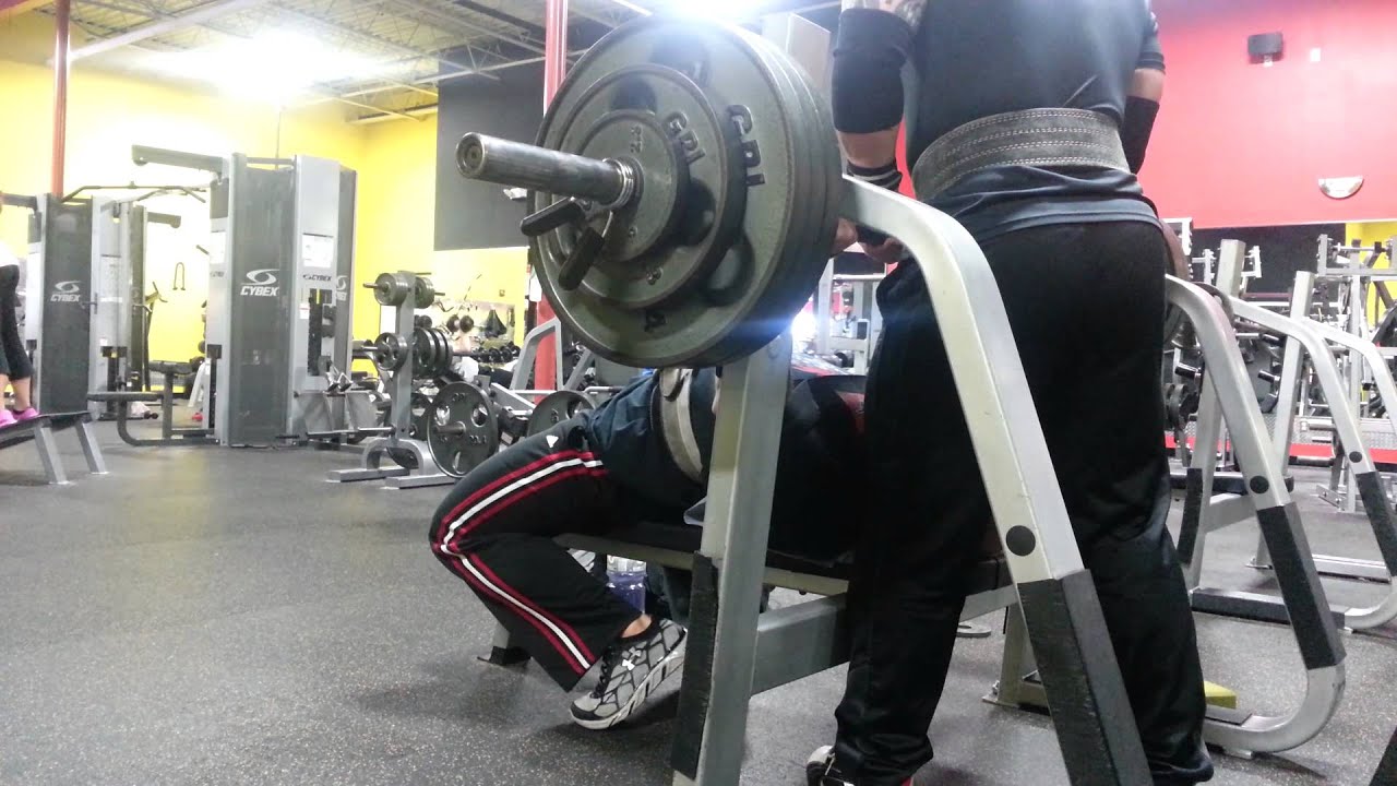 350 raw bench/405slingshot - YouTube