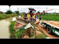 Incredible Bulldozer Operation Cutting Slopes, Cleaning Highway Sides & Landfilling, Expert Leveling