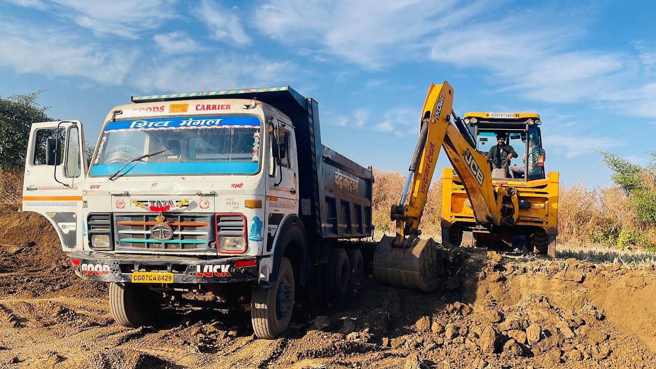 New jcb 3dx xpert loading my tippers / bhartabenz | tata Signa | Ashok Leyland truck in mud loading 