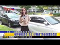 最新》巴威颱風肆虐！ 路樹連根拔起倒塌「砸停車格轎車」@newsebc