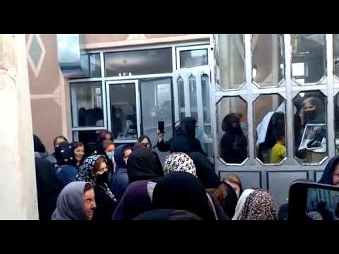 هاووڵاتیان بۆ سەرساخی گوتن و پرسە ماڵبانی شەهید ڕێزان جاوید بەسەر دەکەنەوە