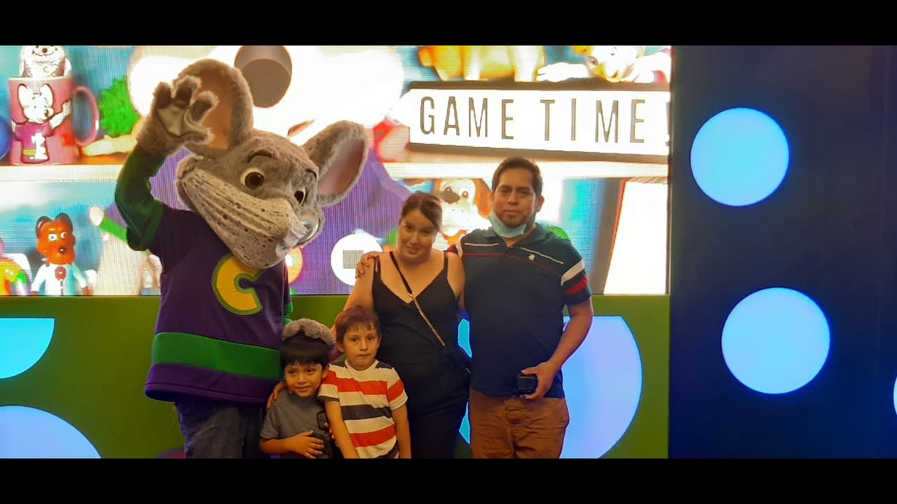 Hola Soy Isaac y esta fue mi fiesta de cumpleaños en Chuck E Chesse