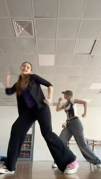 Radio video 📻🤎 #dance #trending #trend #dancer #vintage age