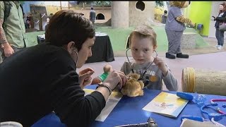 Teddy bear clinic helps kids relieve fears of doctors Profile