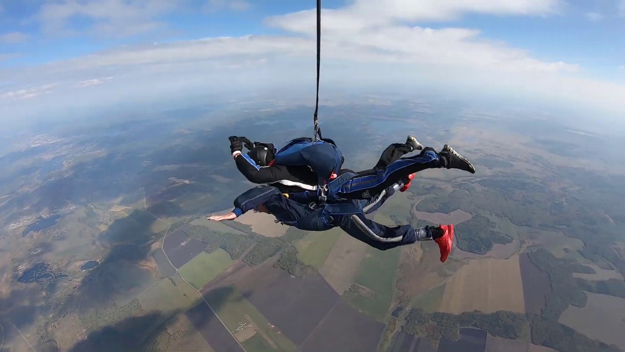 Первый прыжок с парашютом - YouTube