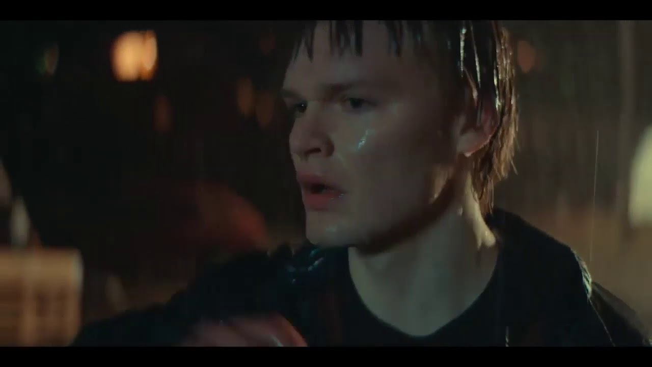 Ragnarōk - Hammer Scene