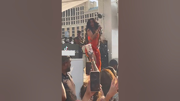 Cardi B Throws Mic at Fan Who Throw Water on Her #cardib #foryoupage #viral #bardigang #lasvegas