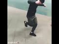 Танцор под музыки
