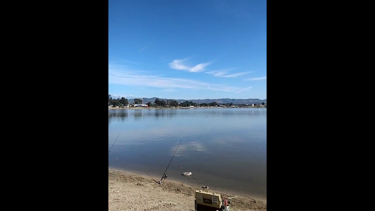 Santa Ana River Lake....slowest fishing ive seen at SARL - YouTube