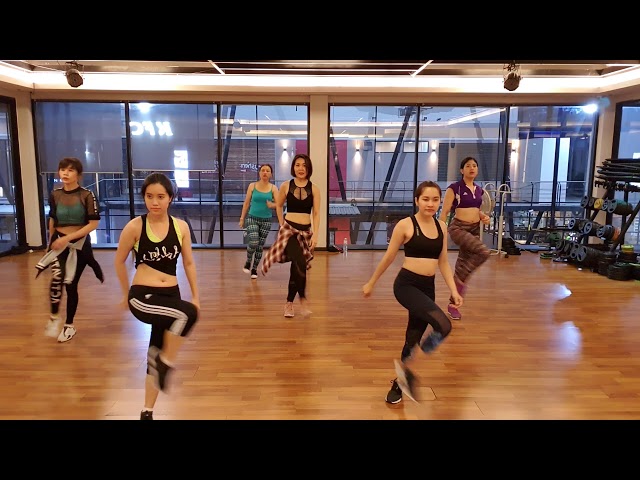 On the Floor - Jennifer Lopez | Easy dance | Zumba | dance with Ann | Ann Piraya class=
