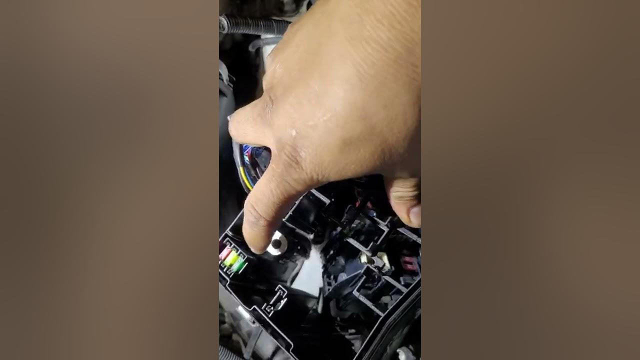 2015 toyota rav4 cambio de fusible del alternador/ alternator fuse