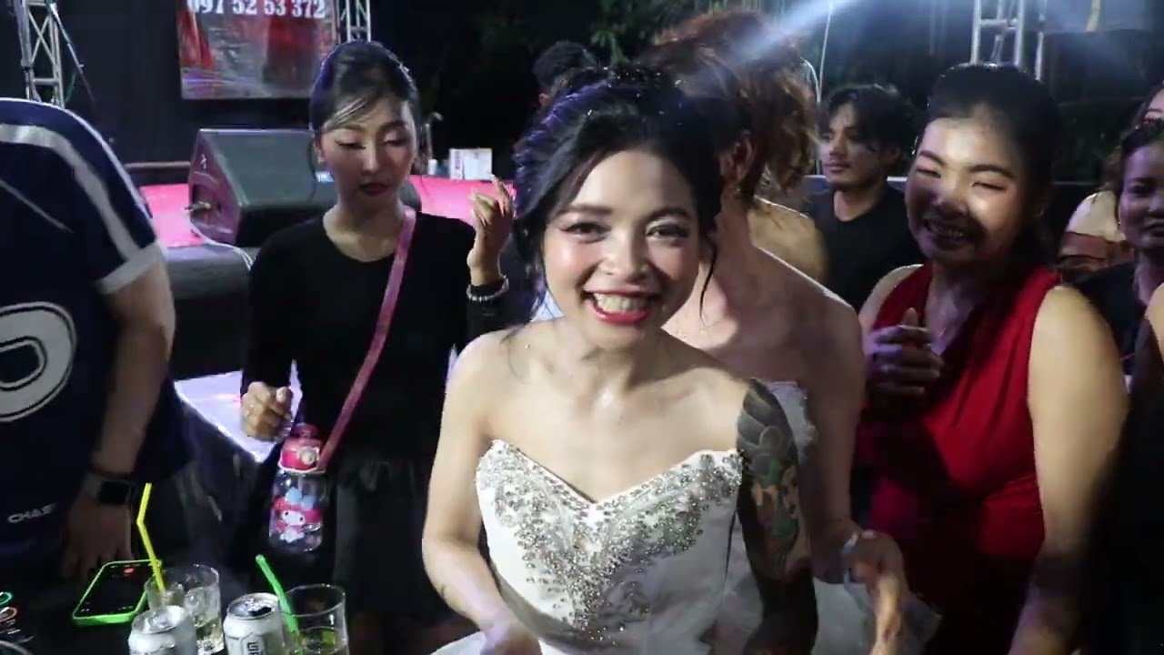 កូនក្រមុំពេញលេងហើយ (សប្បាយសប្បាយ)