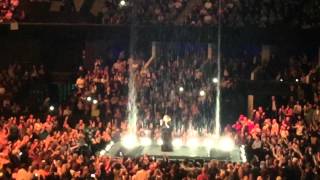 Adele - Set fire to the rain - Glasgow Hydro 26/3/16