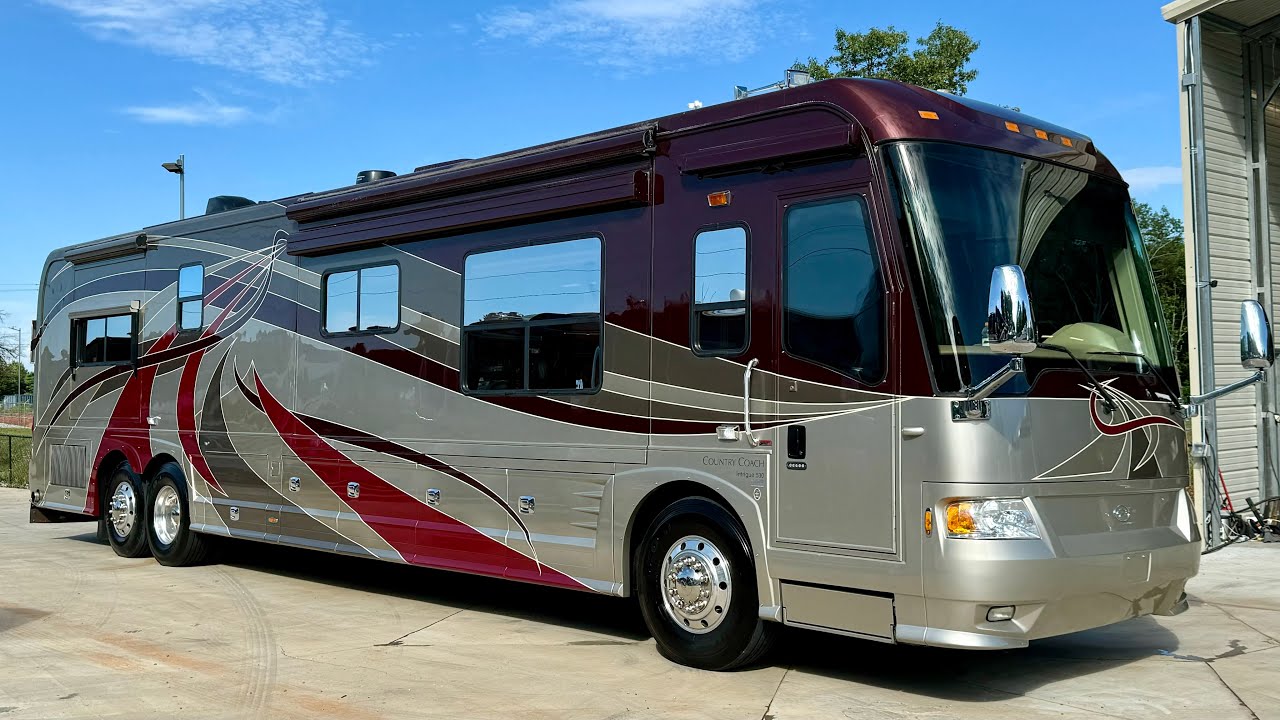 2008 COUNTRY COACH INTRIGUE 530 JUBILEE 525HP GARAGE KEPT GEM $159,950