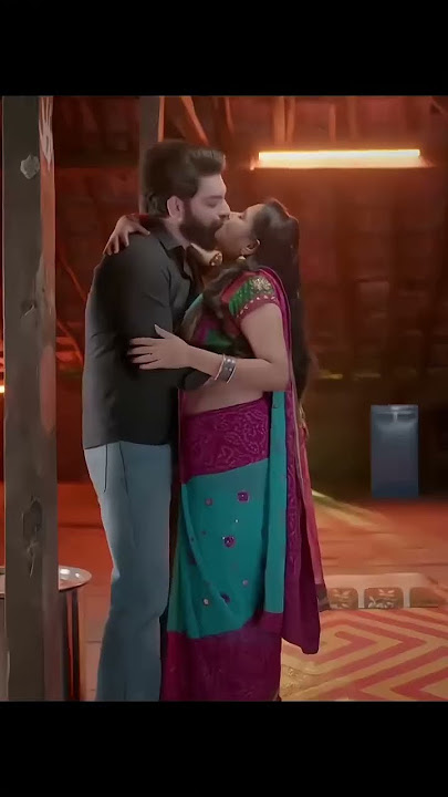 HOT BHABHI KISS VIDEO #bhabhi #kiss #kissing_status #hot
