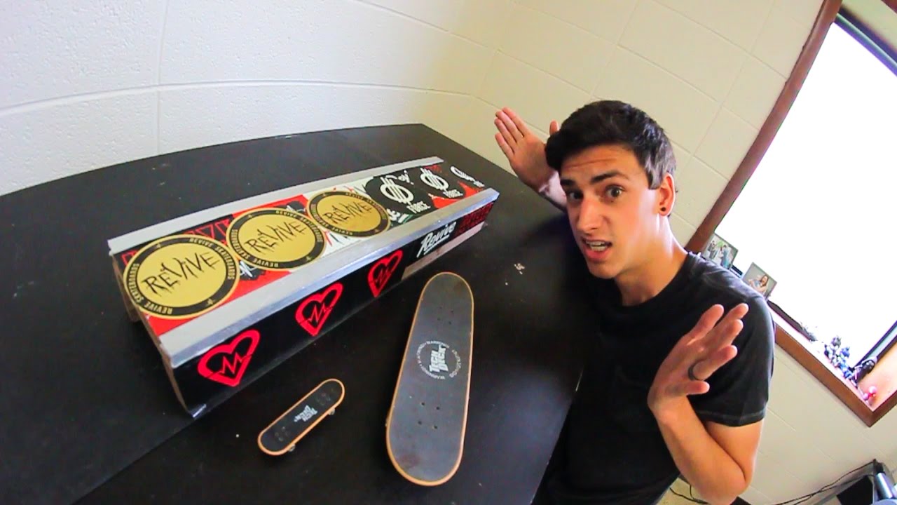FINGERBOARDING VS. HANDBOARDING YouTube