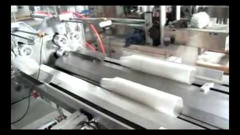 Plastic cup counting and packing machine