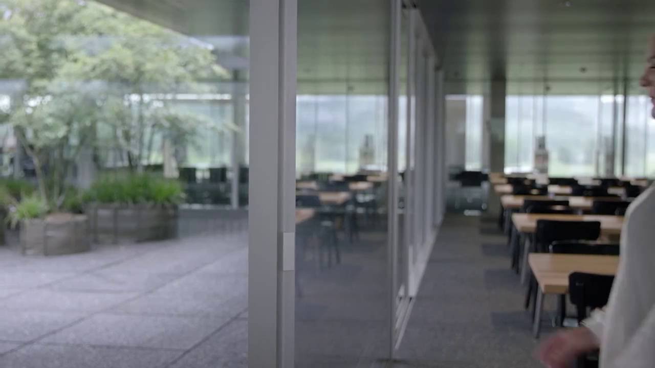 Sky-Frame Corner Opening