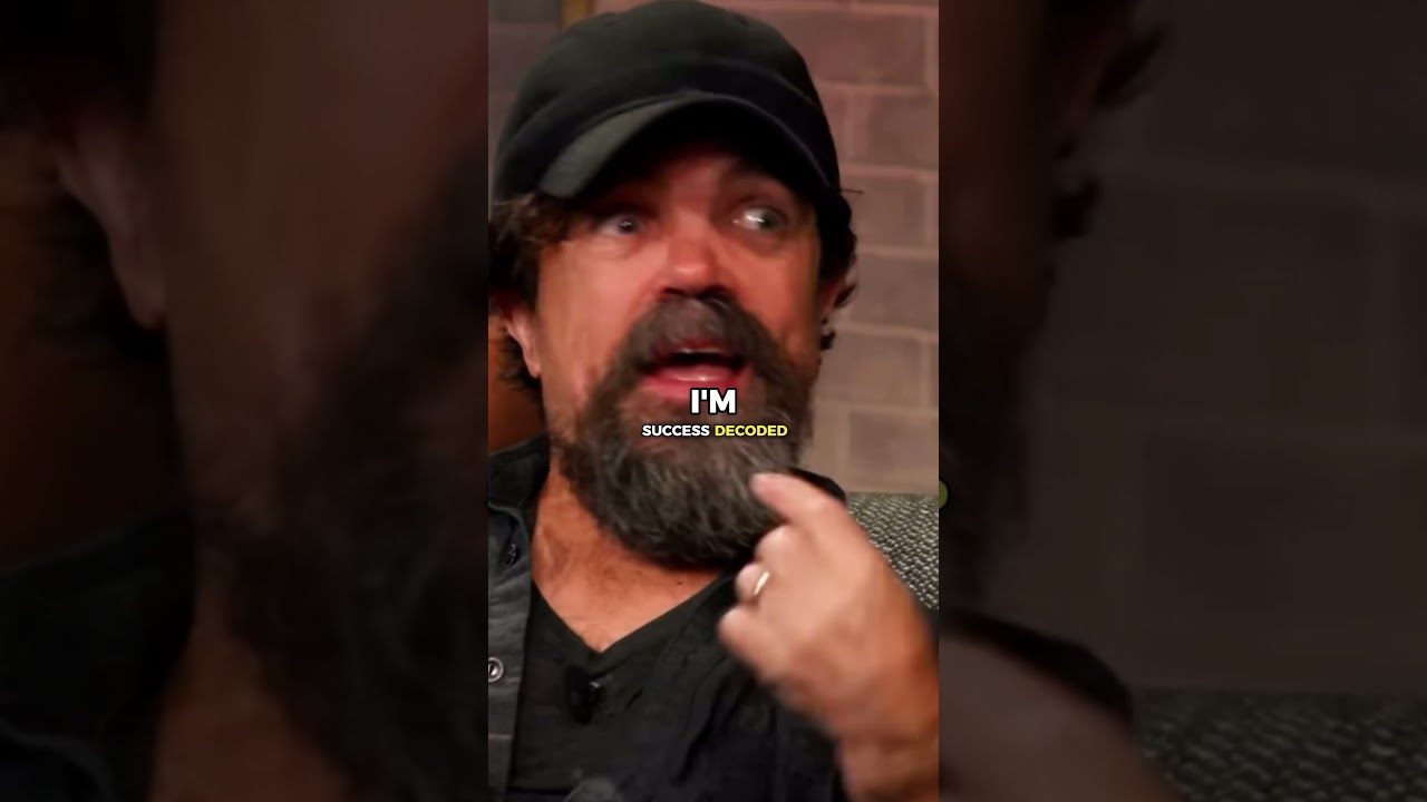 Питер Динклейдж раскрыл секрет своего фейкового аккаунта в Instagram.