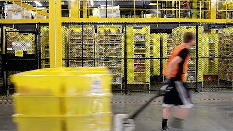 Amazon Begins Biggest-Ever Round of Job Cuts