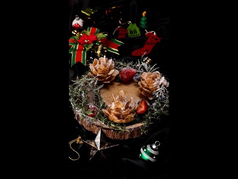 材料4つで焼かずに簡単！松ぼっくりのクリスマスリースケーキ/ Pinecone shaped holiday cake: No-bake and only 4 ingredients! #shorts | Tasty Japan