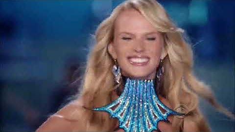 Thumbnail of Maroon 5 (Moves Like Jagger) x Victoria's Secret 2011