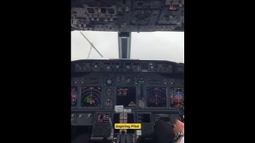 B737-Low visibility Take off✈️🌧️/cockpit view #shorts #youtubeshorts