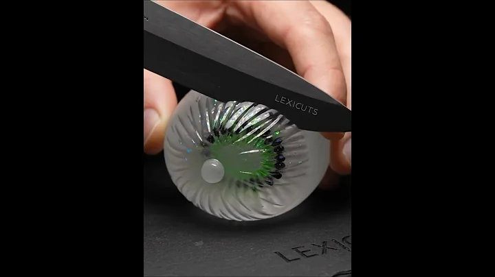 ASMR Glass Kiwi Cutting #asmr #satisfying #glassart #uniqueasmr