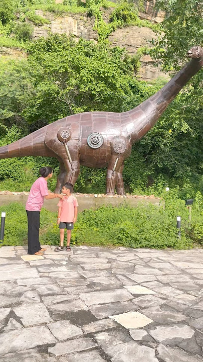 Luv ko dinosaur k uper bethena h 😱😱#shorts #shortsviral #shortsfeed #youtubeshorts