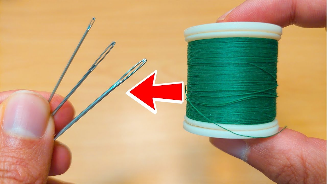 How to Easily Thread a Sewing Needle: 10+ Hacks - MindyMakes