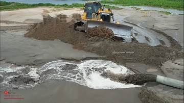 The Best Showing New Project And Technical​ Skills Driver Bulldozer Lift The Water Barrier