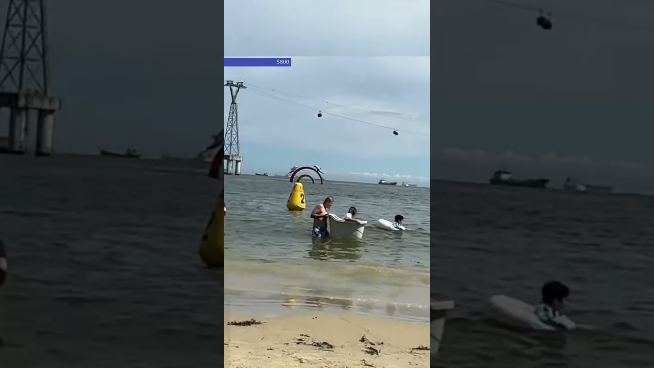 Heosu tries to float in a bathtub in the ocean. | 