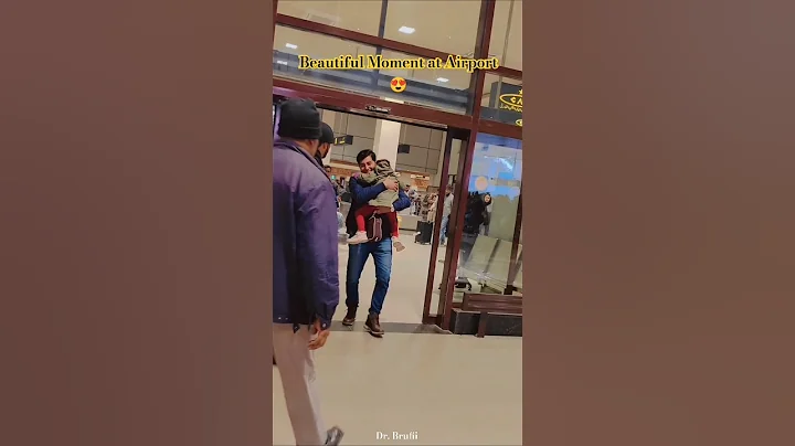 Daughter meet her father after years😍#beautiful #daughter #bestmoments #airport #happymoments #yt