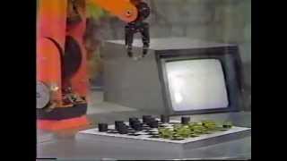 Lefty the Robot - The world's first checker playing robot