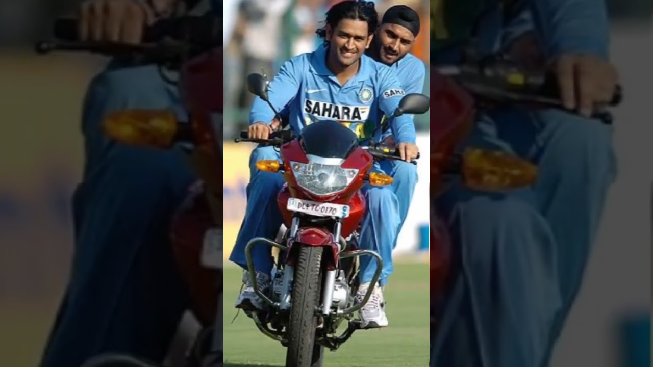 Dhoom machale!! MS Dhoni and his bike!!🏍️🏍️
