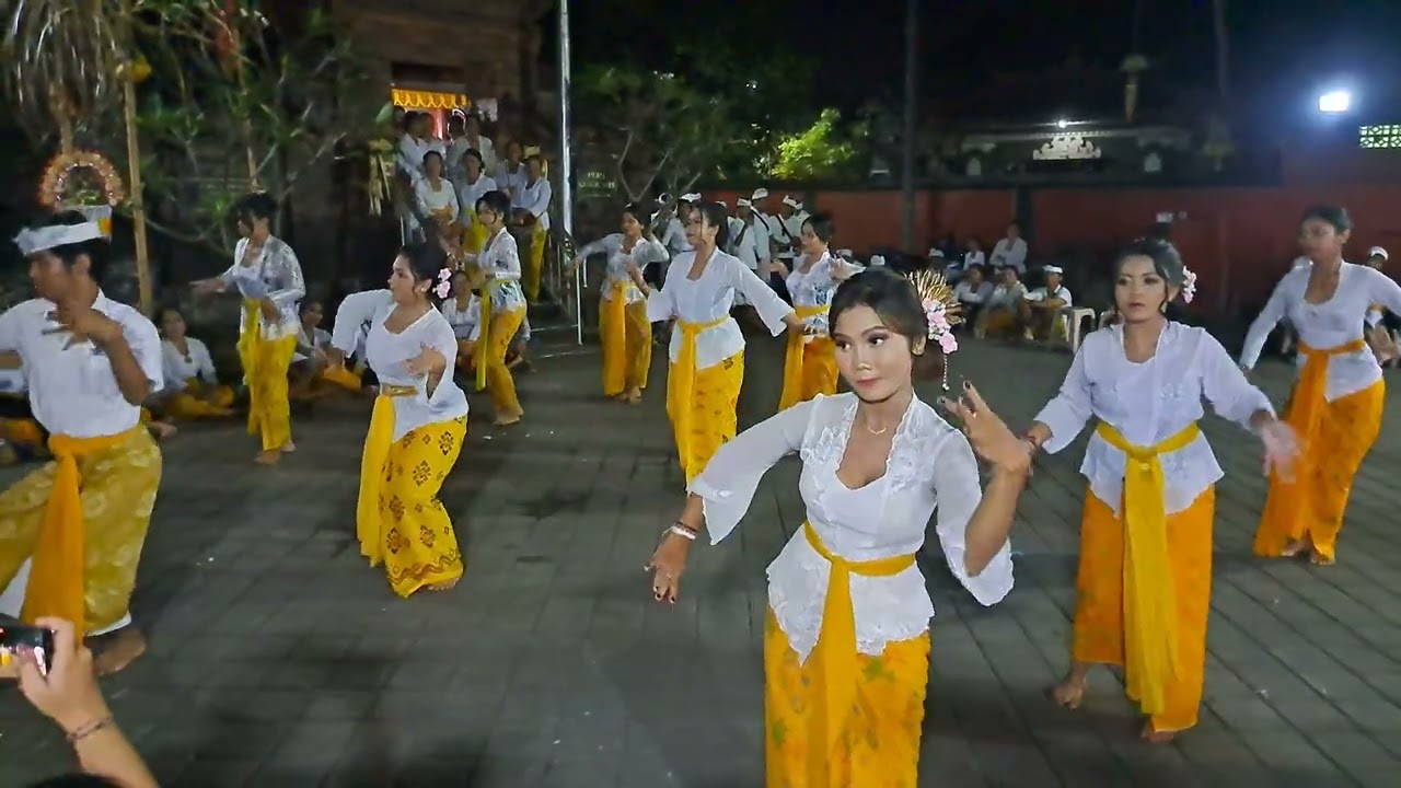Tari Rejang Sari Pura Gunung Sari, pengiring Sekaa Tabuh Karang Masdjati, Br.Karang Suwung Pedungan