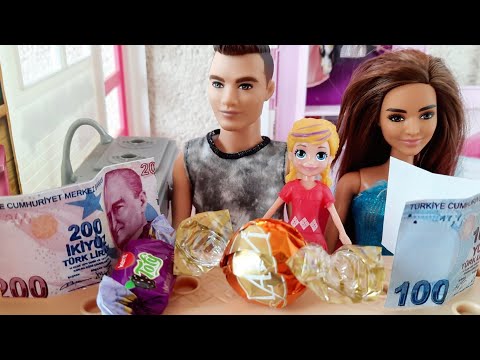 Polly Pocket Bayramda Harçlık Topluyor Paralarlar Sahte Anne Barbie