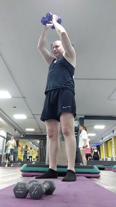 Разгибание гантелей за головой на трицепс. Фитнес. #fitness #sports # ...