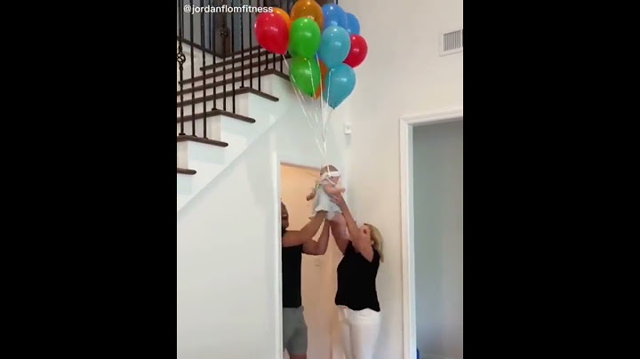 daddy makes child fly with helium baloon | Mummy shocks #shorts