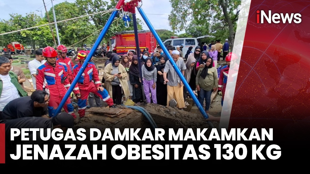 Momen Damkar Bantu Pemakaman Jenazah Obesitas, BB Capai 130 Kilogram | iNews Pagi 28/2