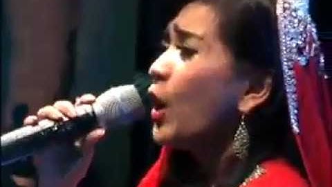 Ike Nurjanah - Bunga Dahlia Live Alun - Alun Lamongan