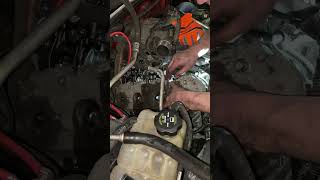 GMC LB7 Duramax Valve Cover Removal. Way Too Much RTV Here! #mechanic #automobile #gmc #dieselengine