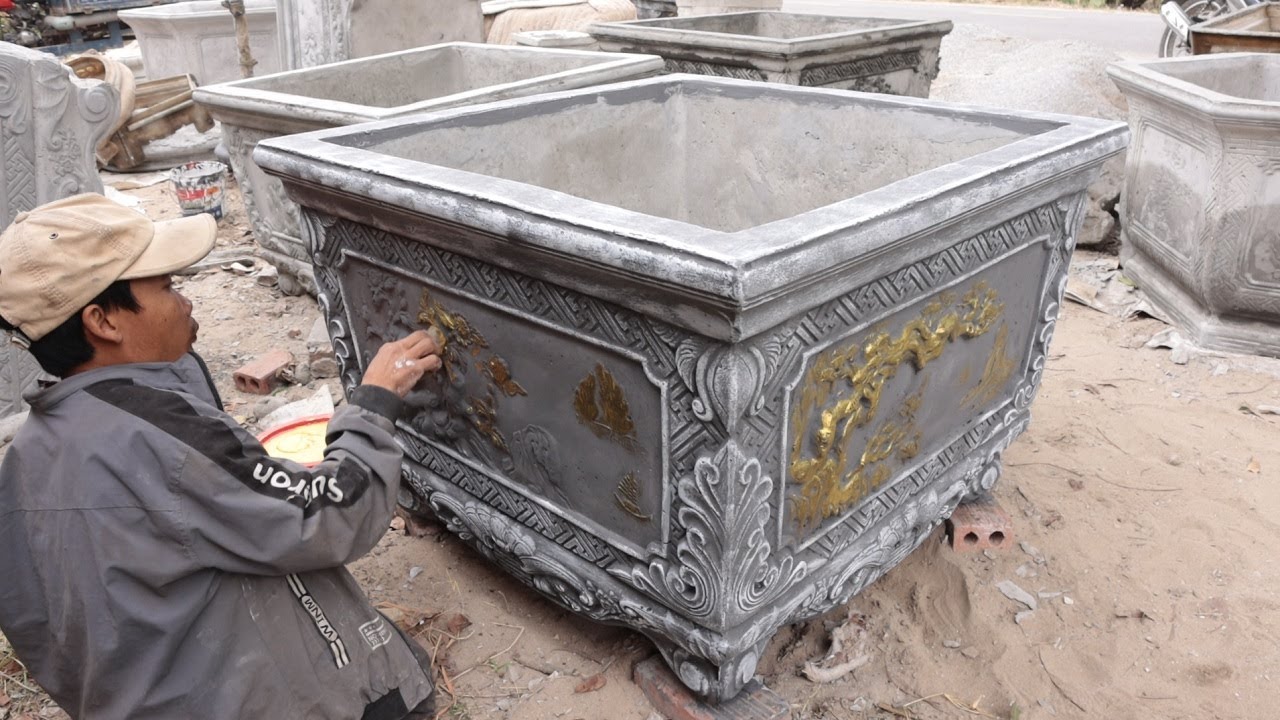 Production concrete square pots edge length 1000mm from plastic mold