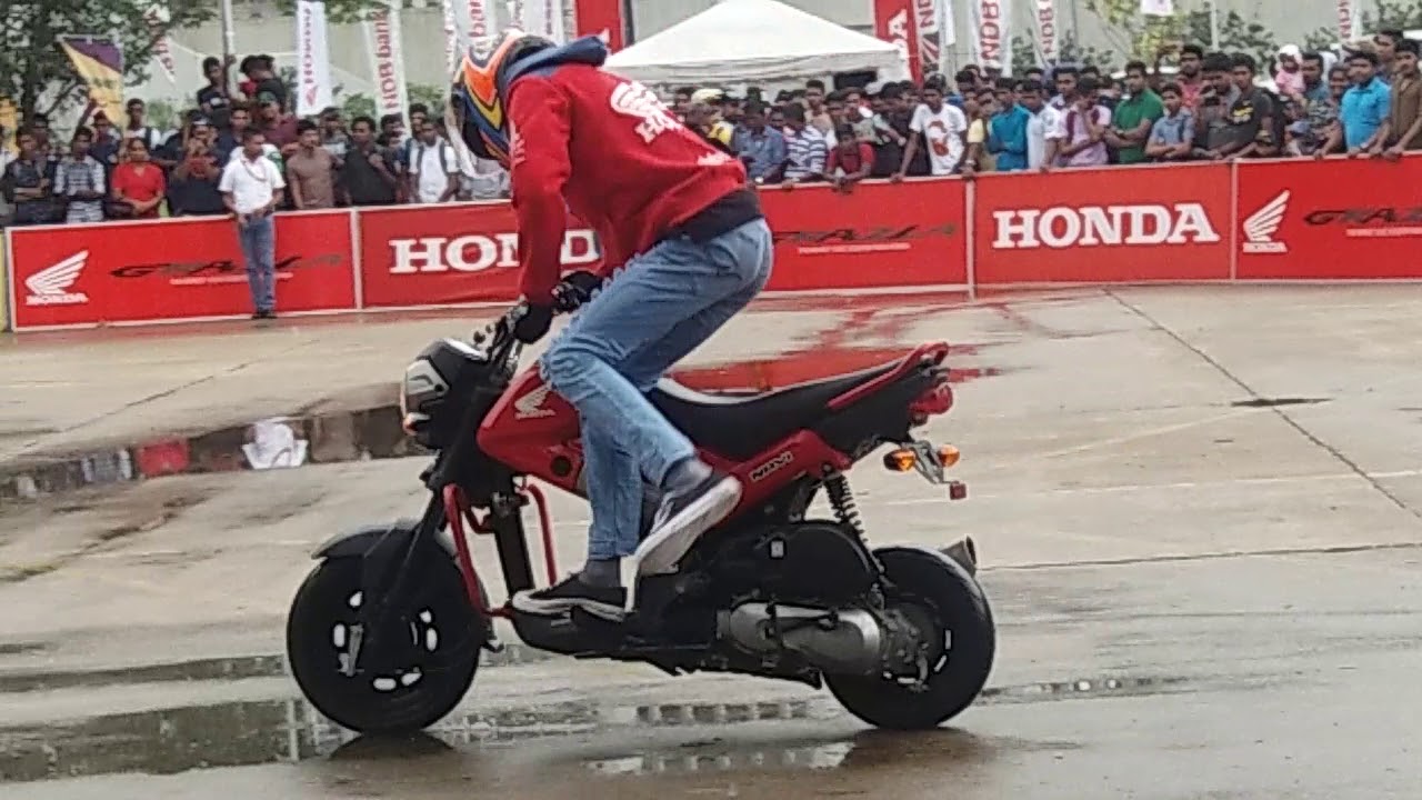 Honda navi scooter stunt -Auto vision motor show 2018
